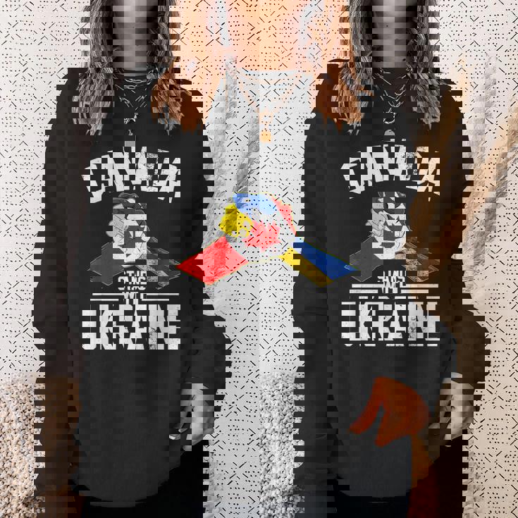 カナダはウクライナのウクライナのカナダの旗のtシャツで立ちます スウェットシャツ 彼女への贈り物