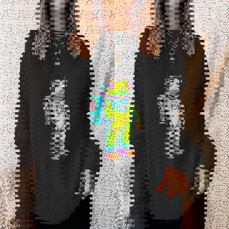 カラフルなカエルの宇宙飛行士キャラクター スウェットシャツ 彼女への贈り物