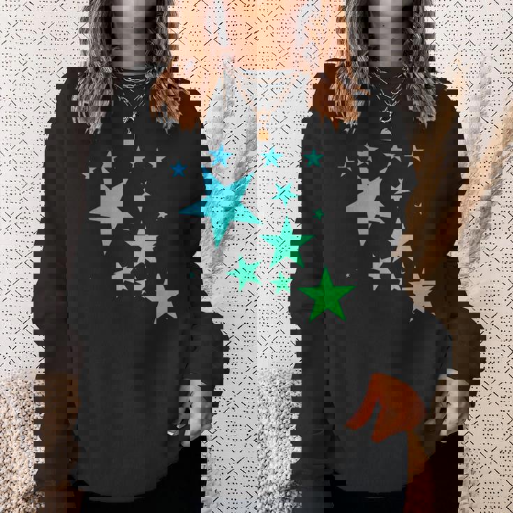 カラフルなグリーンブルーの星、星柄デザイン。 スウェットシャツ 彼女への贈り物