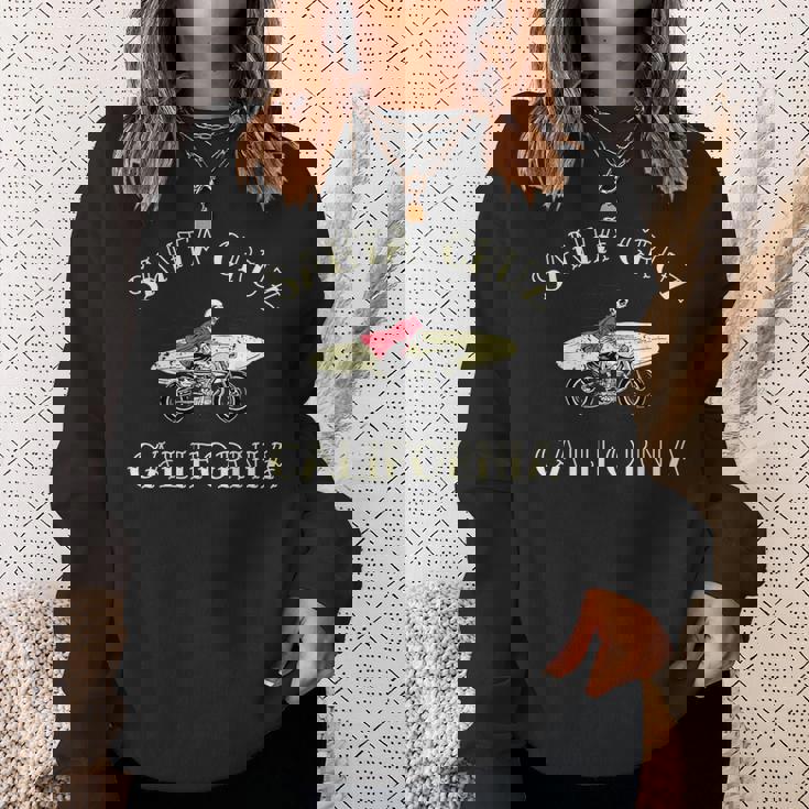 カリフォルニア州サンタクルーズトラベリングサーファー スウェットシャツ 彼女への贈り物