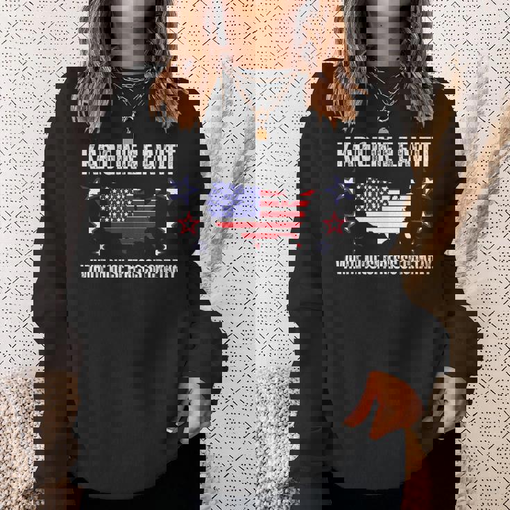 カロライン・レヴィット・ホワイトハウス報道官 スウェットシャツ 彼女への贈り物