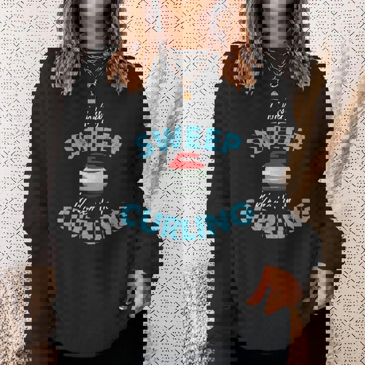 カーリングしているときだけ掃除する-おもしろいカーリング スウェットシャツ 彼女への贈り物