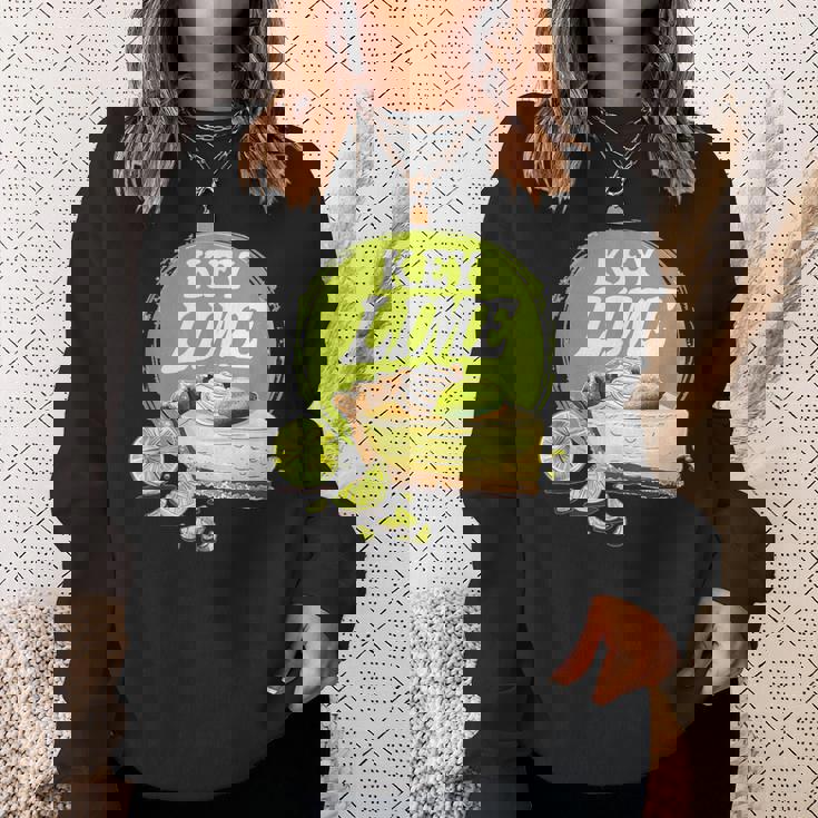 クラシックなデザート愛好家のための素晴らしいキーライムパイ。 スウェットシャツ 彼女への贈り物