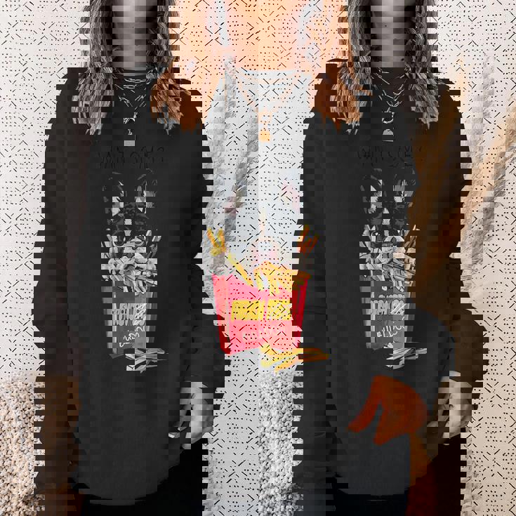 クールなフレンチブルドッグがフライドポテトを食べるグラフィッククールなデザイン。 スウェットシャツ 彼女への贈り物