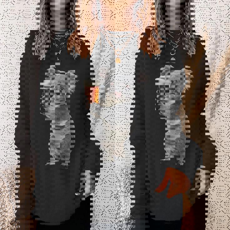 コアラ ビールを飲む リアル スウェットシャツ 彼女への贈り物