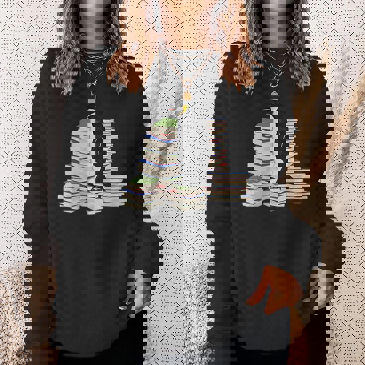 コウテイペンギン 鳥 本 読む 動物 図 バードウォッチング 贈り物 鳥類学者 生物学者 自然科学 スウェットシャツ 彼女への贈り物