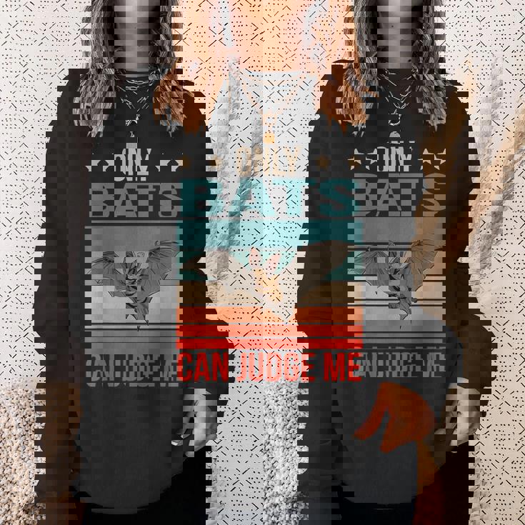 コウモリは私を判断できる 吸血コウモリ コウモリ スウェットシャツ 彼女への贈り物