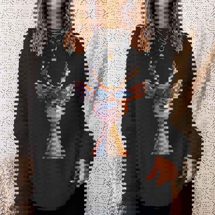 サングラスの角を持つ雄鹿狩猟鹿トナカイ赤鹿 スウェットシャツ 彼女への贈り物