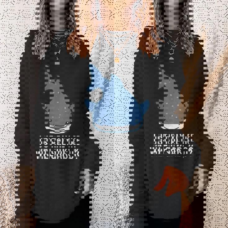 ジンベエザメが本当に好きだよ？かわいいジンベイザメ スウェットシャツ 彼女への贈り物