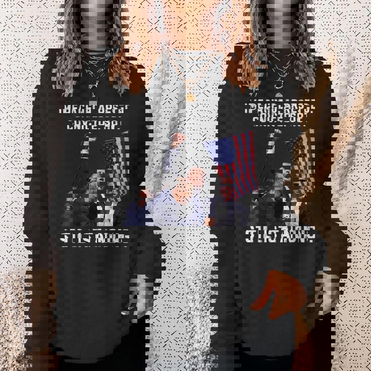 スティル・スタンディング・トランプ 2024 暗殺未遂 スウェットシャツ 彼女への贈り物