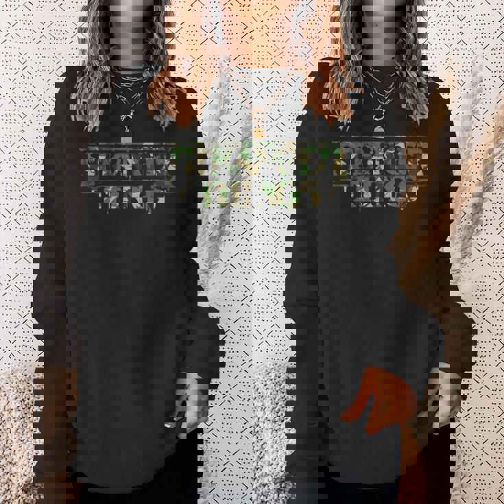 ストレンジャー・シングス ロゴ 迷彩 デモゴルゴン アンティーク調 逆さま スウェットシャツ 彼女への贈り物