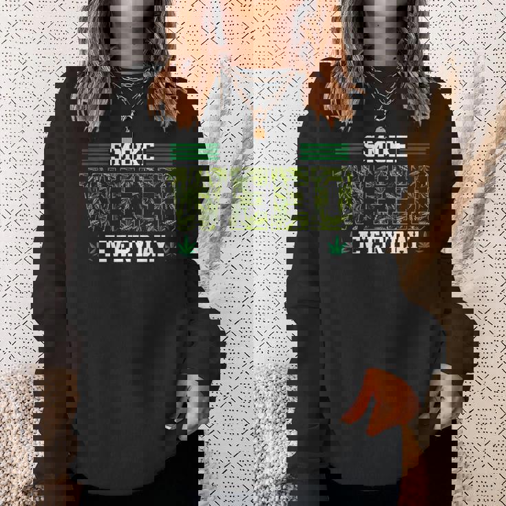 スモークウィード エブリデイ マリファナギフト 大麻スタイル スウェットシャツ 彼女への贈り物