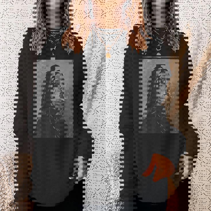 タバコを吸うクールな尼僧、反抗的な尼僧 スウェットシャツ 彼女への贈り物