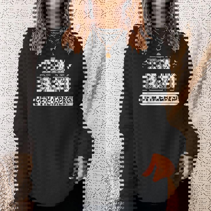 チーム ブラボ 生涯会員 面白い 家族 姓 スウェットシャツ 彼女への贈り物