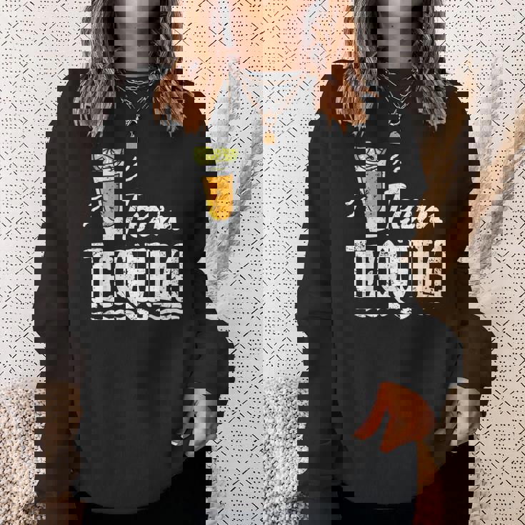 チーム・テキーラ・アイ・メキシカン・バー・アルコール・テキーラ・パーティー スウェットシャツ 彼女への贈り物