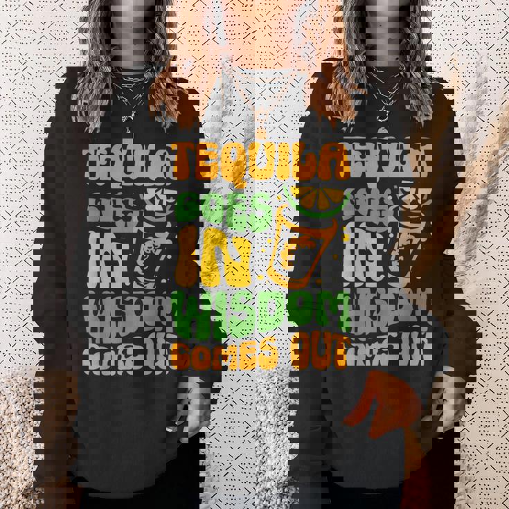 テキーラが知恵を生む 酒飲み ドリンク 飲酒 テキーラ スウェットシャツ 彼女への贈り物