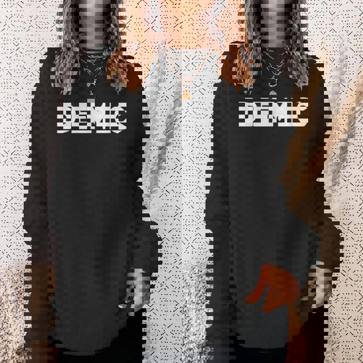 デミックボックスロゴ スウェットシャツ 彼女への贈り物