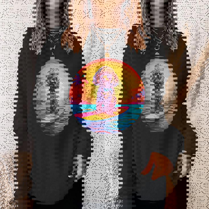 トイプードル サーフィン ファニー ドッグ ビーチ スウェットシャツ 彼女への贈り物