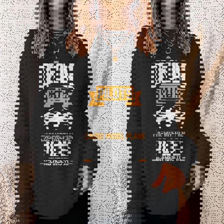 ドローンパイロットはモデル飛行機のパイロットのドローンを引き起こす スウェットシャツ 彼女への贈り物