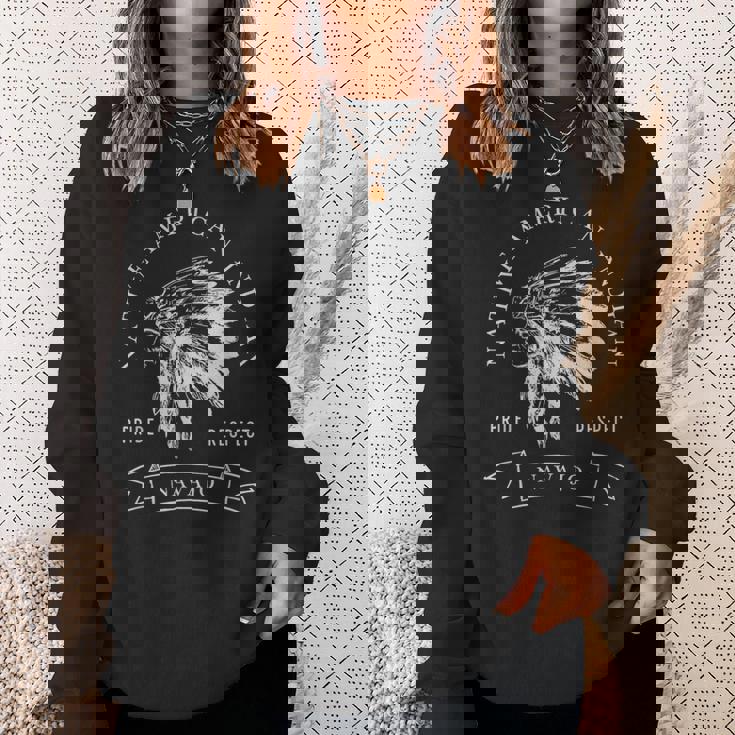 ナバホ族ネイティブアメリカン インディアンプライド リスペクトダーク スウェットシャツ 彼女への贈り物