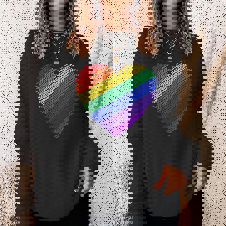 ハート・イン・ザ・カラーズ・オブ・ザ・レインボー スウェットシャツ 彼女への贈り物