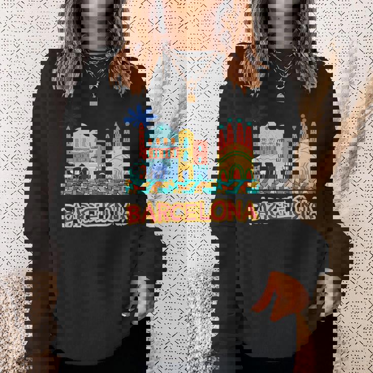 バルセロナの象徴的な建物とサグラダファミリア カラフル スウェットシャツ 彼女への贈り物