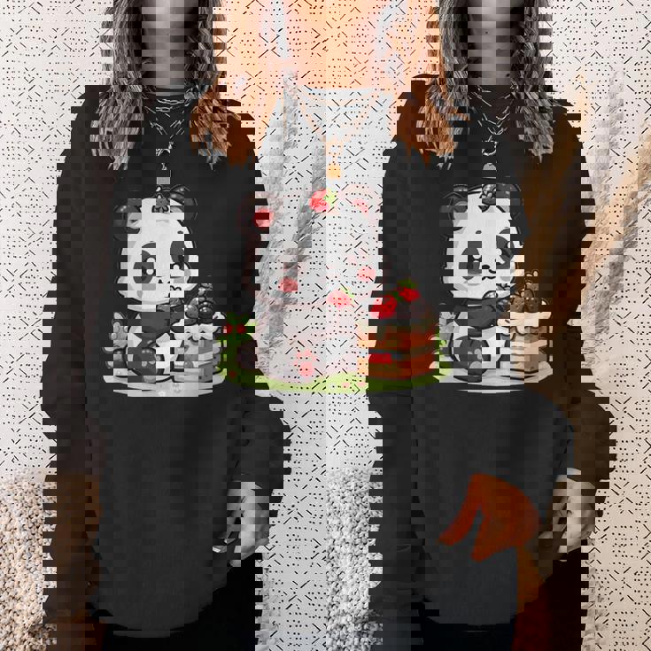 パンダを食べるストロベリーケーキ スウェットシャツ 彼女への贈り物