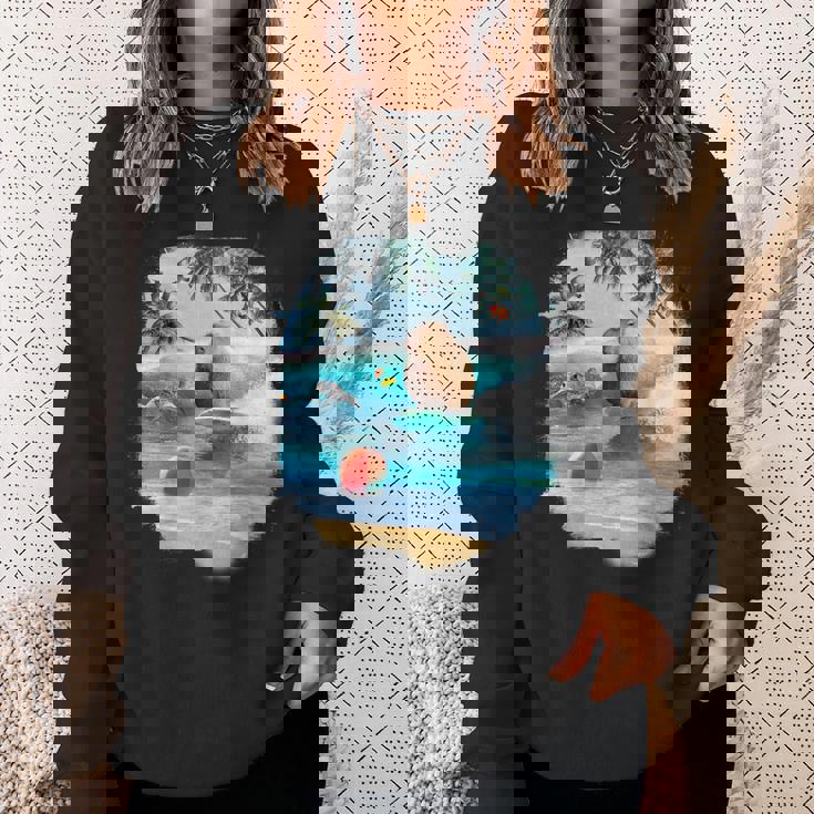 ビーチでのカピバラサーフィンおかしい スウェットシャツ 彼女への贈り物