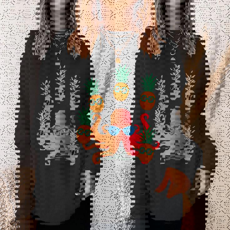 ファニー クール オレンジ タコ ジャグリング パイナップル スウェットシャツ 彼女への贈り物