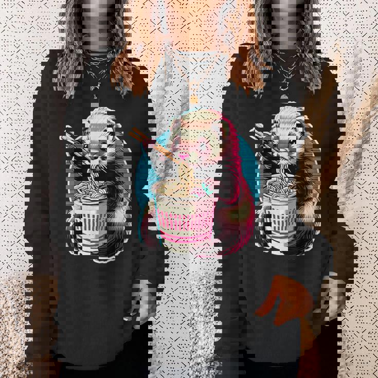 フェレットの飼い主かわいいカワイイアニメフェレットがラーメン丼シャツを食べる スウェットシャツ 彼女への贈り物