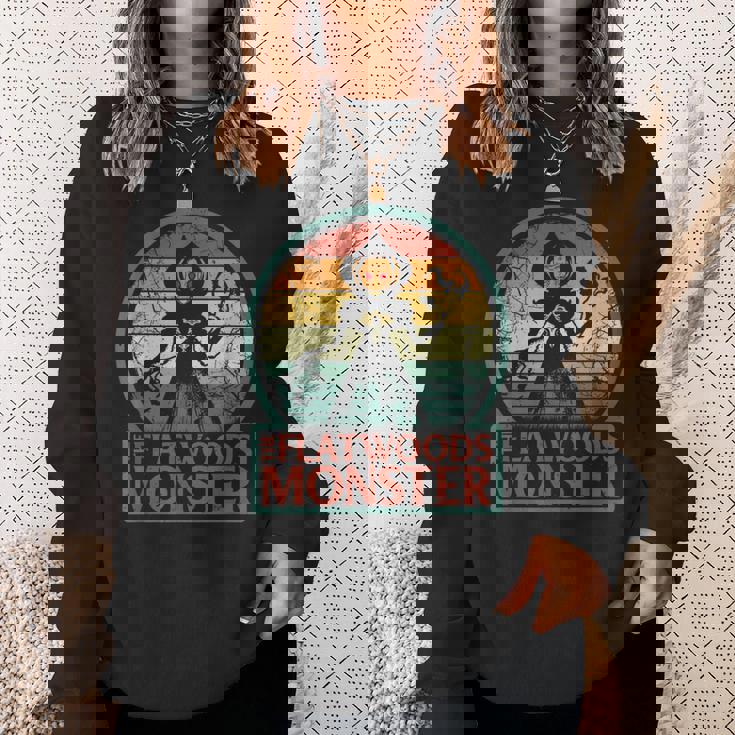 フラットウッズモンスター、レトロエイリアンブラクストン郡ウェストバージニア州クリプティッド スウェットシャツ 彼女への贈り物