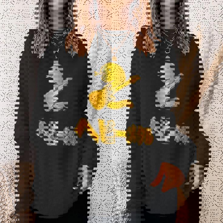 ヘビーメタル 金の蛇 ギター《へび》巳年 蛇年【どうぶつフレンズ】干支 十二支 2025 ゆるくて かわいい 動物 面白 スウェットシャツ 彼女への贈り物