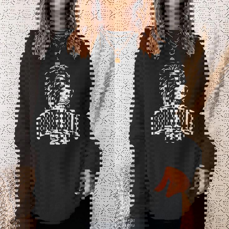 ボーダーコリーのお父さんとかわいい犬の頭を胸に スウェットシャツ 彼女への贈り物