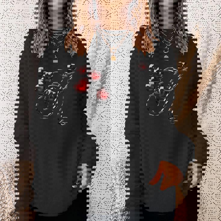 モノグラム イニシャル文字 K ラブ ハート スウェットシャツ 彼女への贈り物