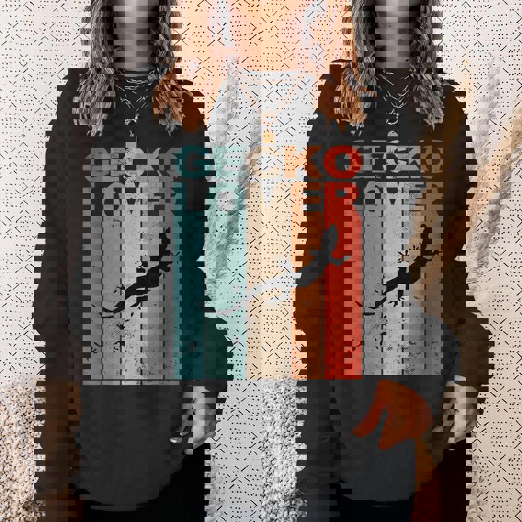 ヤモリの恋人 トカゲ 爬虫類 サラマンダー ペット スウェットシャツ 彼女への贈り物