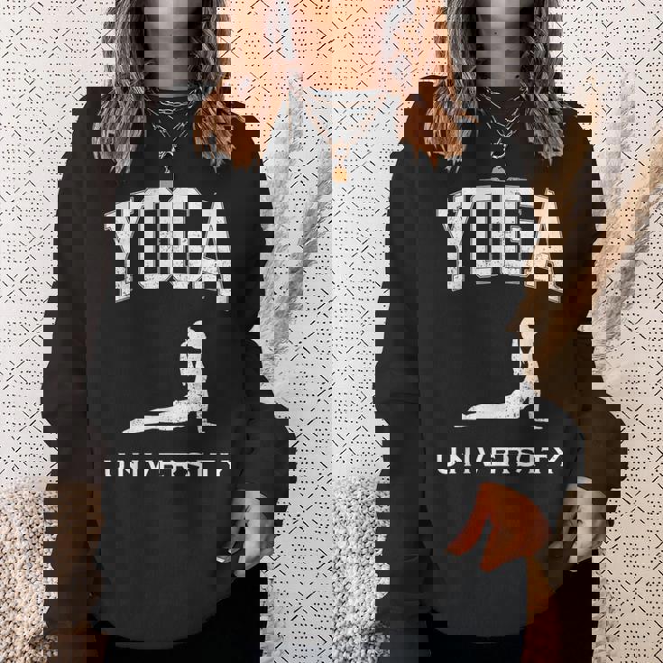 ヨガ 大学 大学 面白い スウェットシャツ 彼女への贈り物