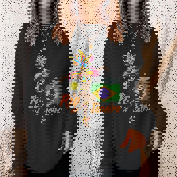 リオデジャネイロブラジルヴィンテージサンバカーニバルダンサーと旗 スウェットシャツ 彼女への贈り物