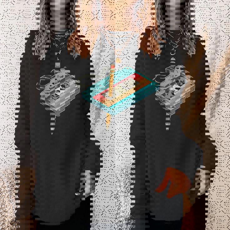 レトロ カセット テープ ペンシル 80 年代 90 年代の音楽ミックステープの振り返り スウェットシャツ 彼女への贈り物