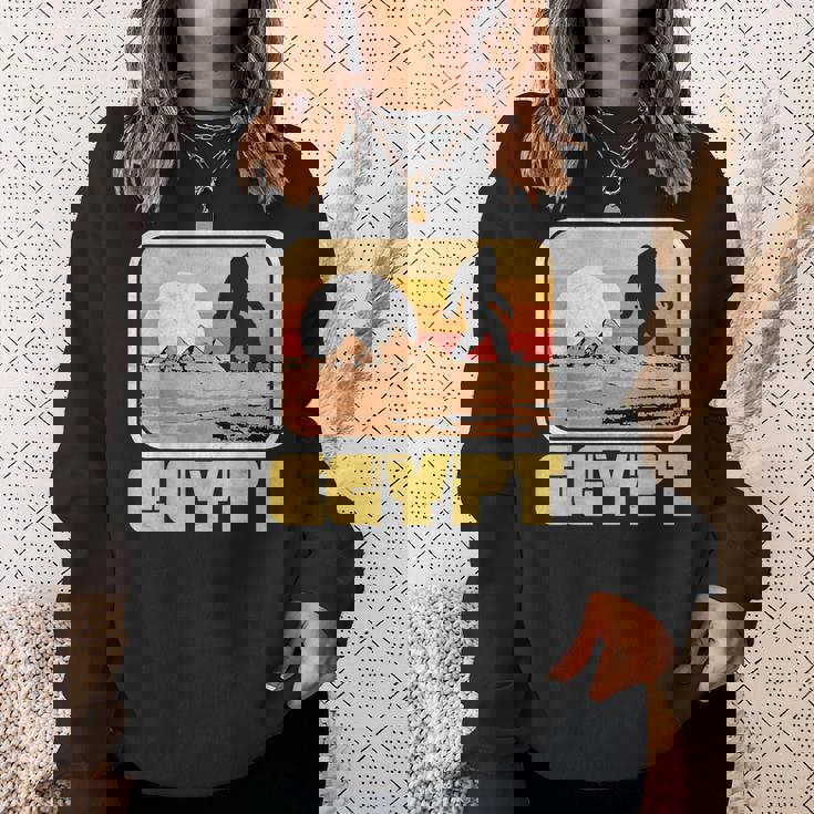 レトロ ビッグフット & ピラミッド エジプト サスカッチ グラフィック スウェットシャツ 彼女への贈り物