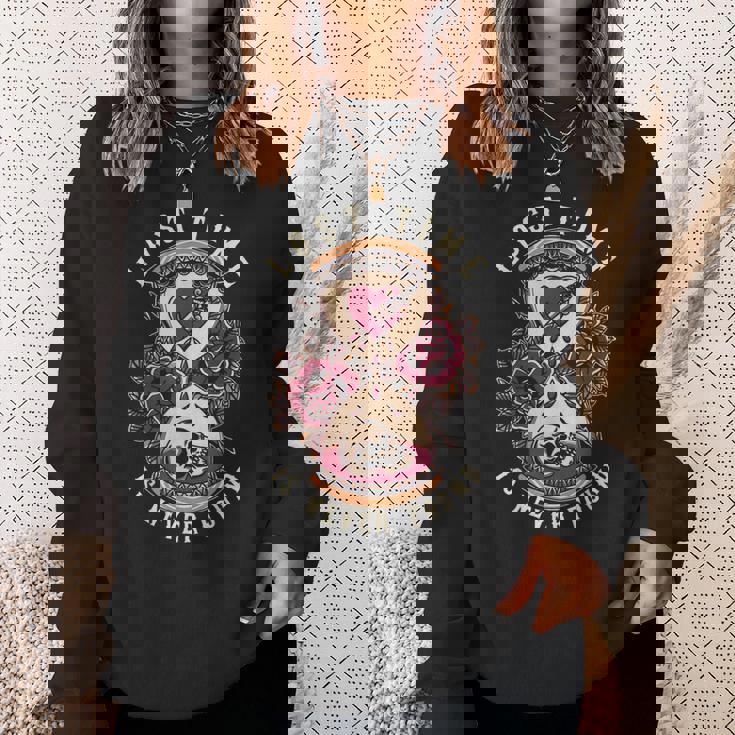 ロストタイム、トラディショナル、オールドスクール砂時計タトゥーデザイン スウェットシャツ 彼女への贈り物