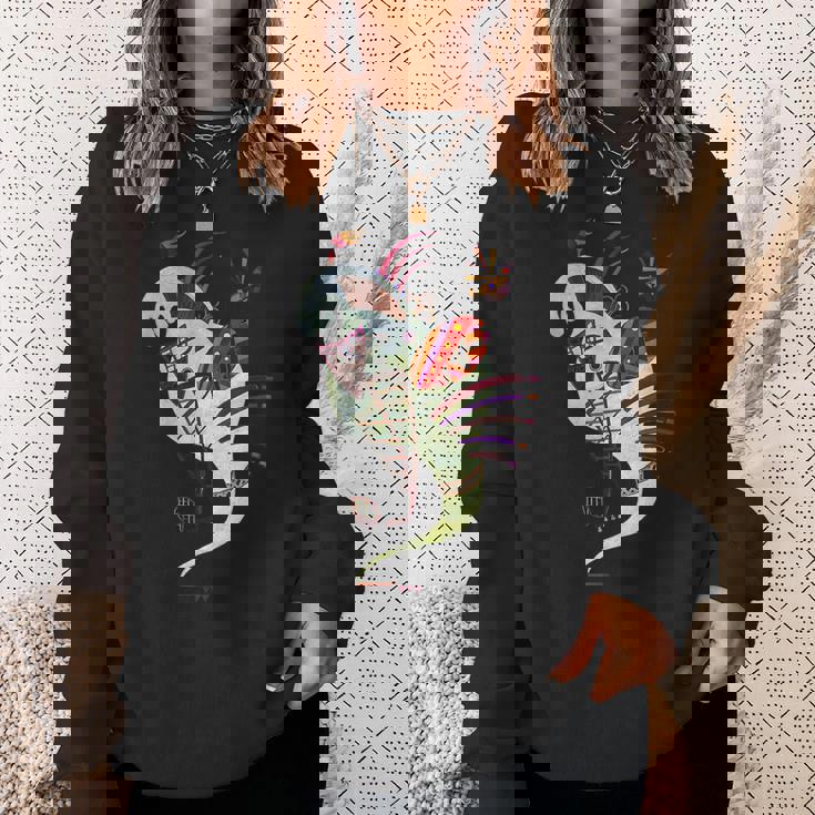 ワシリー・カンディンスキーによる白い幽霊のフィギュア1943 スウェットシャツ 彼女への贈り物