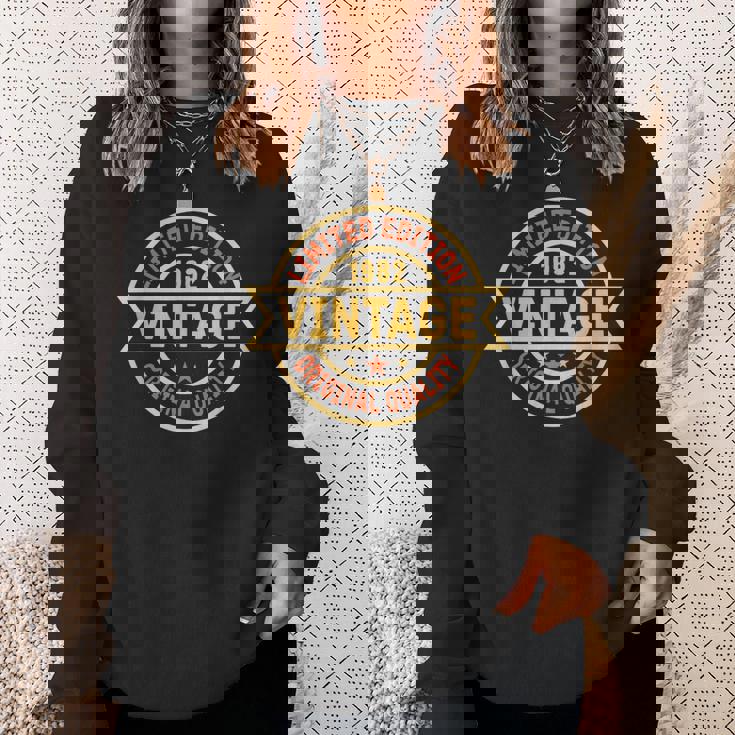 ヴィンテージ 1982 メンズ 限定版 Bday 1982 誕生日 スウェットシャツ 彼女への贈り物