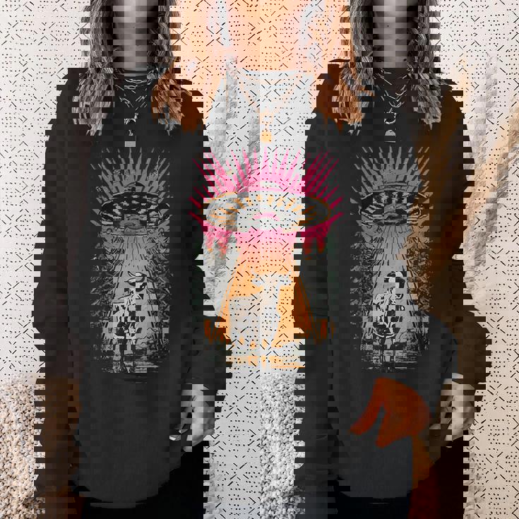 ヴィンテージ Ufo 牛 誘拐 エイリアン レトロ スウェットシャツ 彼女への贈り物