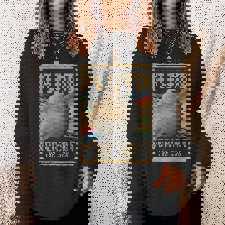 ヴィンテージ 冥王星 Never Forget 2006 天文学 天体物理学 面白い スウェットシャツ 彼女への贈り物