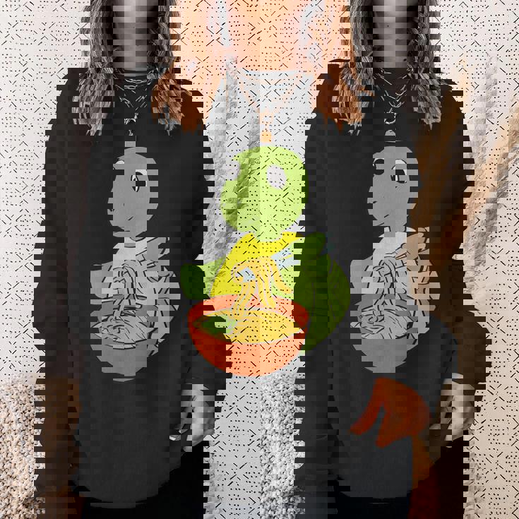 亀がラーメンを食べる 和食 スウェットシャツ 彼女への贈り物