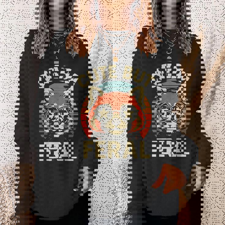 可愛いけどフェラル 面白い レトロ ビンテージ 星 シェード レッサーパンダ スウェットシャツ 彼女への贈り物