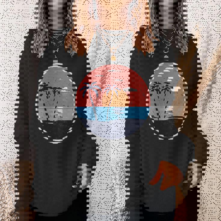 夏のビーチパームグラフィックポケットパッチバッジアイコンミニマリスト。 スウェットシャツ 彼女への贈り物