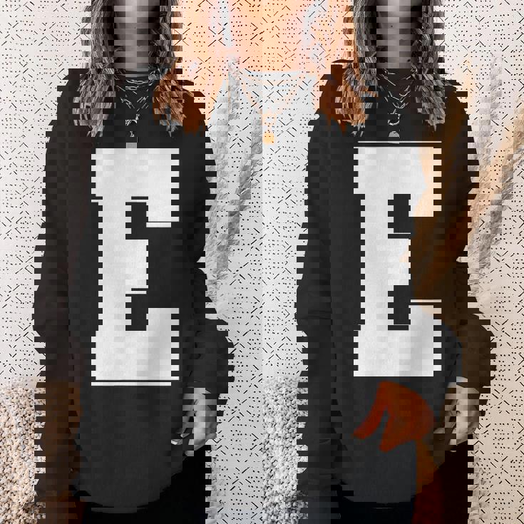 大文字 E アルファベット モノグラム イニシャル スウェットシャツ 彼女への贈り物