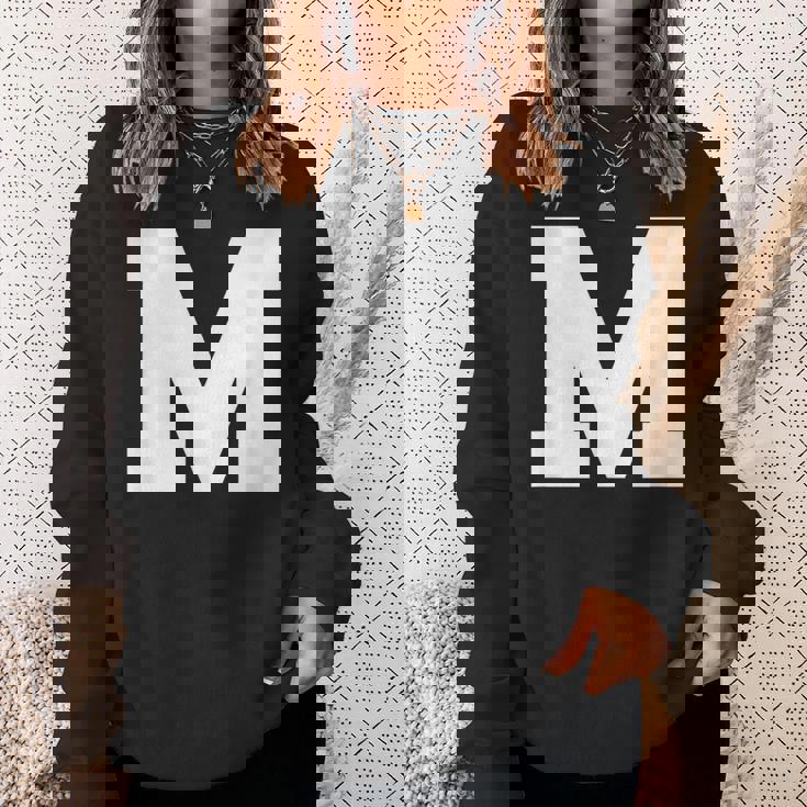 大文字 M アルファベットモノグラム イニシャル スウェットシャツ 彼女への贈り物