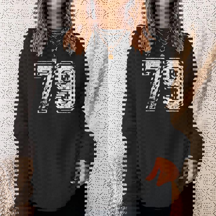 数字 79 ヴィンテージ 1979 誕生日 ヴィンテージ風 スウェットシャツ 彼女への贈り物